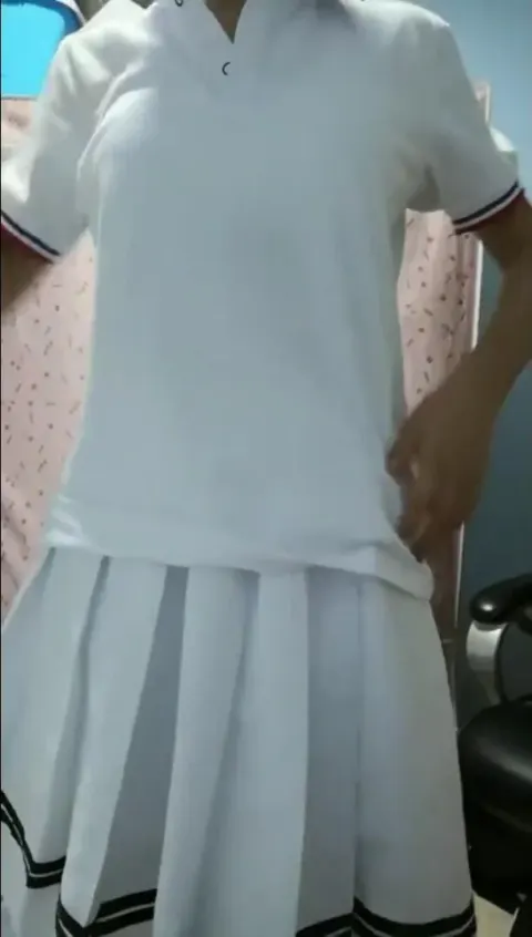 Kim Chi 2k8 Vừa Học Về Là Phải Quay Video Show Hàng Khỏa Thân Cho Anh Yêu