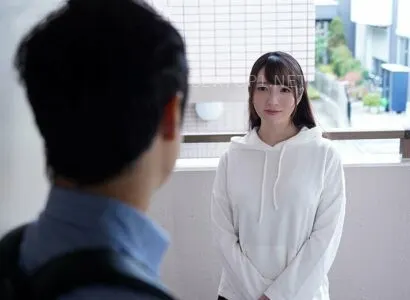 Cậu sinh viên đại học may mắn và cô hàng xóm cạnh bên đầy cuốn hút dù đã có chồng