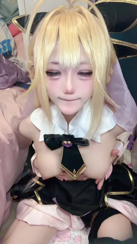 E coser mình dây dễ thương vú non bím k lông cực múp ngồi khỏa thân nhún cặc giả