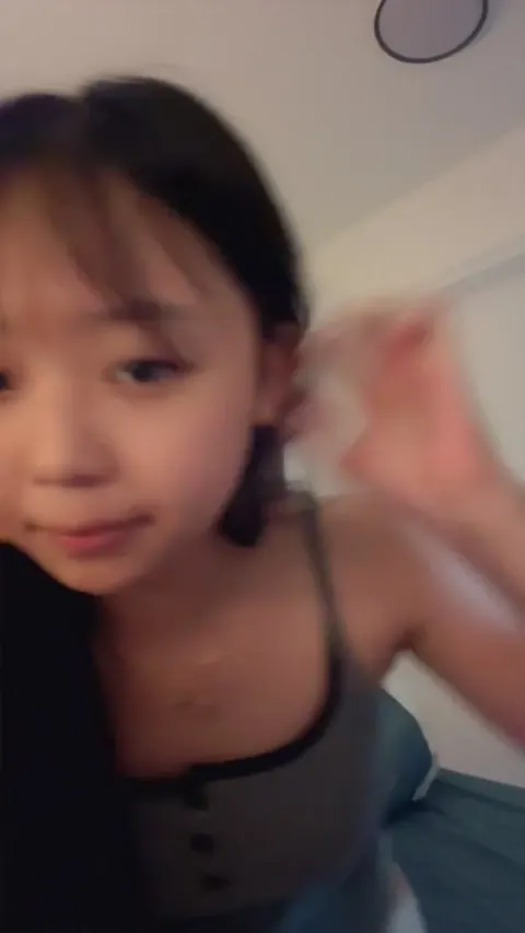Các e mình dây tq mới lớn bị dụ vào thuê chung cư để tổ chức live địt tập thể kím tiền #2