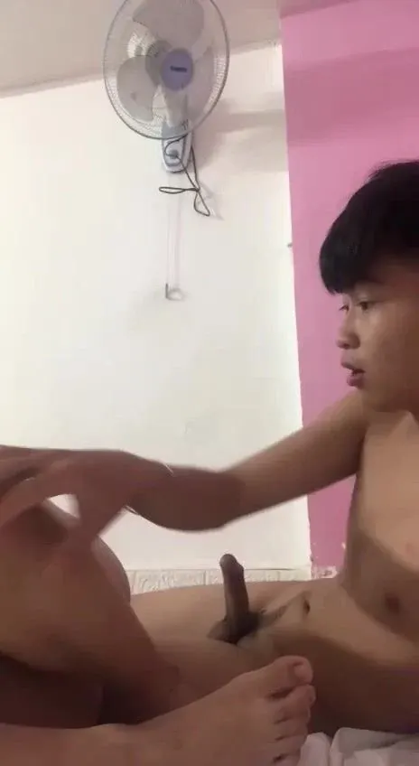 Bạn thân hết 3 năm tao bú cặc cho mày và mày móc lồn cho tao chứ không được đụ.