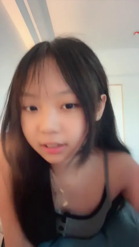 Các e mình dây tq mới lớn bị dụ vào thuê chung cư để tổ chức live địt tập thể kím tiền #3