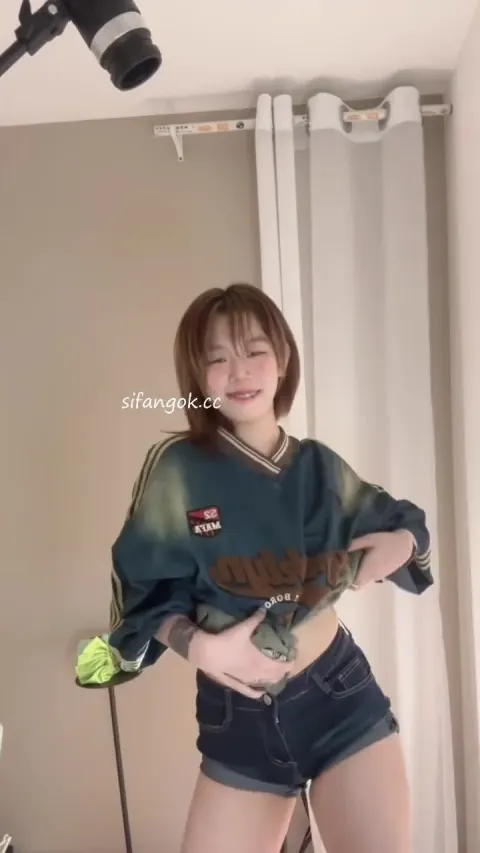 E teen tq xỏ khuyên xăm trổ xinh đẹp thích cởi đồ show hàng làm mặt chó nhảy nude #3