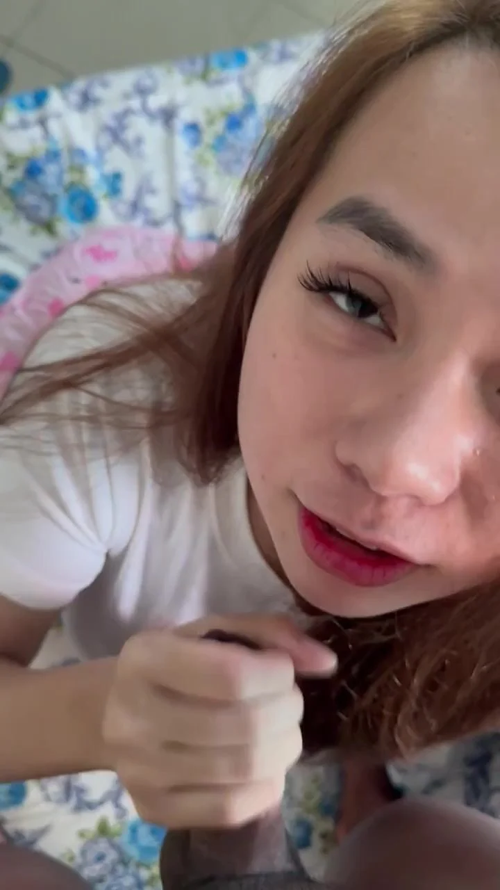 Anh bắn vào miệng e nuốt nhé