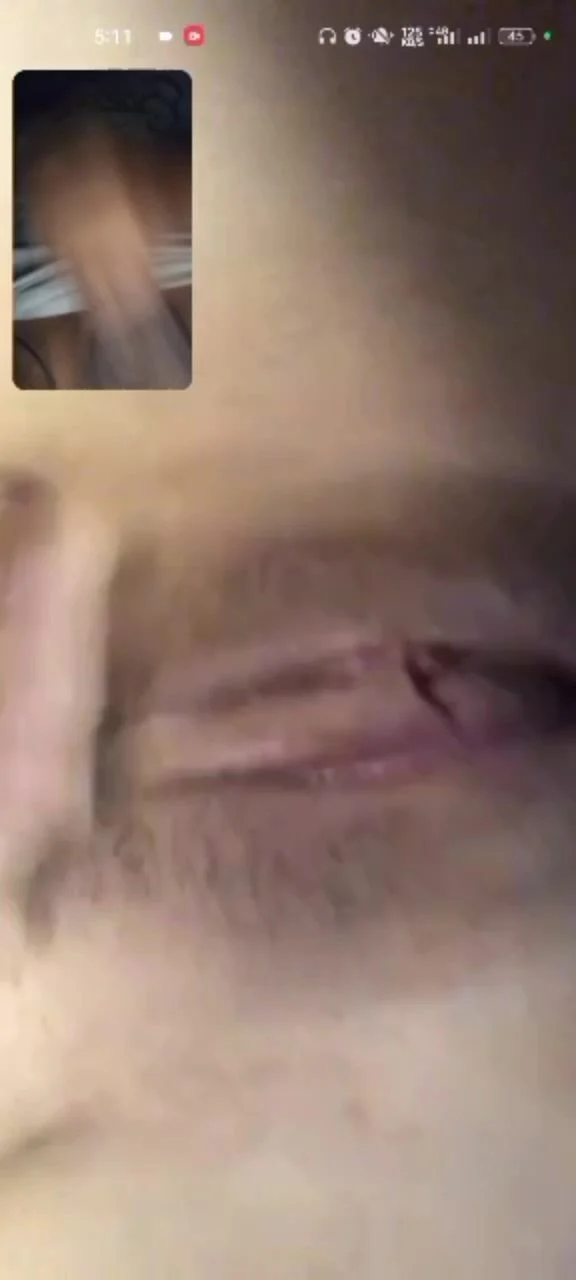 Nguyễn Linh 2k5 vú to lồn múp call sex có phí